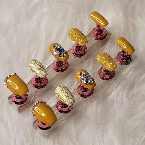 Acrylic press on nails - Picture 2 of 4